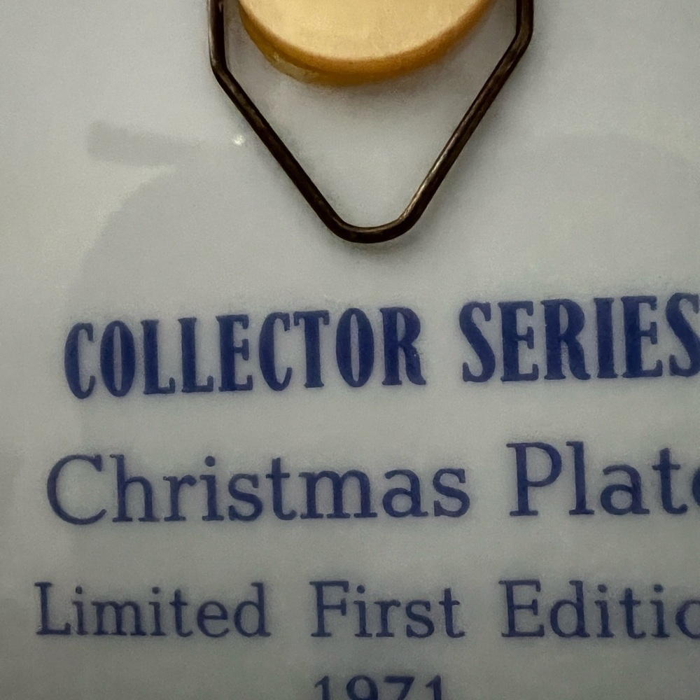 Collectable Vintage Hummel Christmas 1971 - Picture 3 of 5